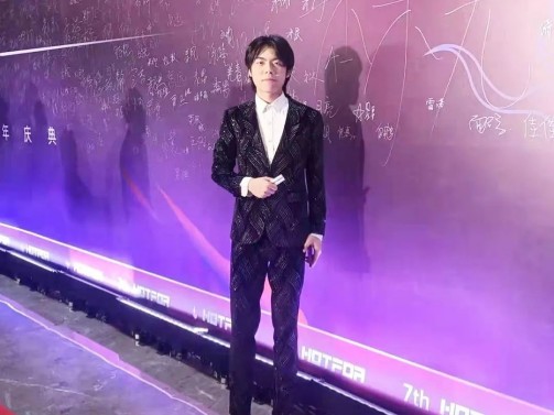 云渡：持續(xù)“乘風(fēng)破浪”，用時間淬煉鐵軍之心